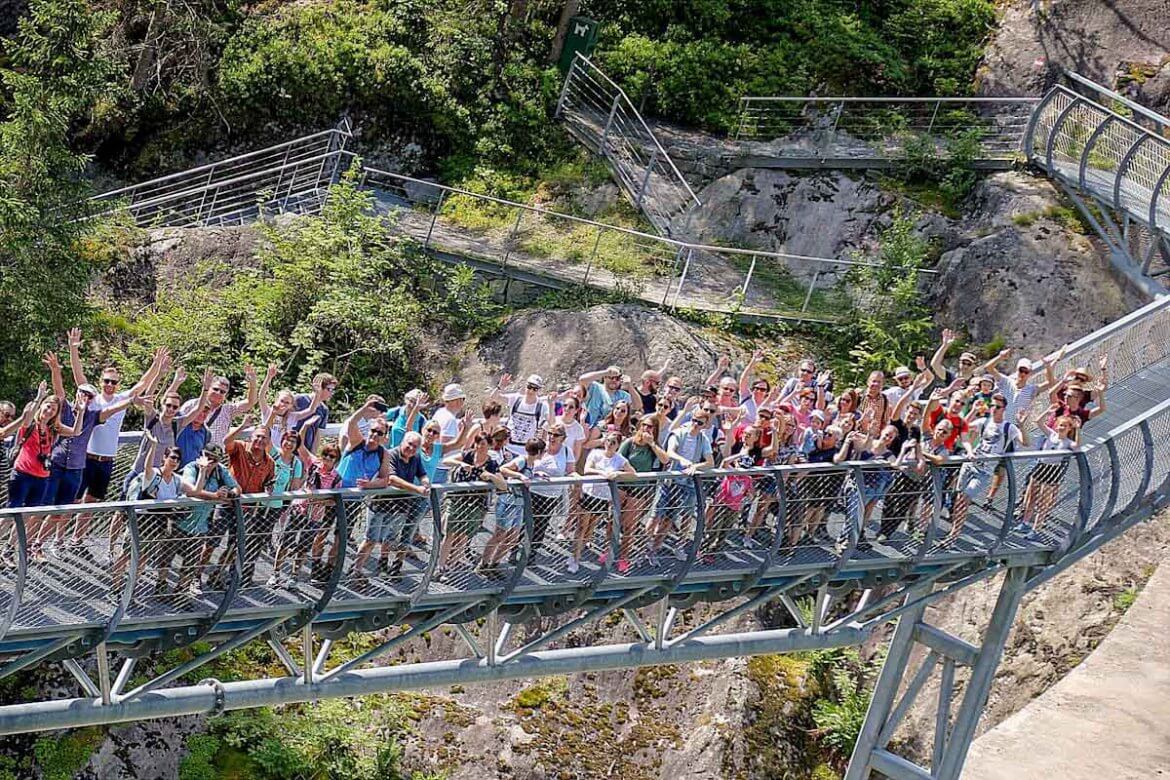 Die Reisegruppe des Musikvereins Mühlhausen auf dem Passerschluchtenweg (Foto: Steph Müller) Die Reisegruppe des Musikvereins Mühlhausen auf dem Passerschluchtenweg (Foto: Steph Müller)