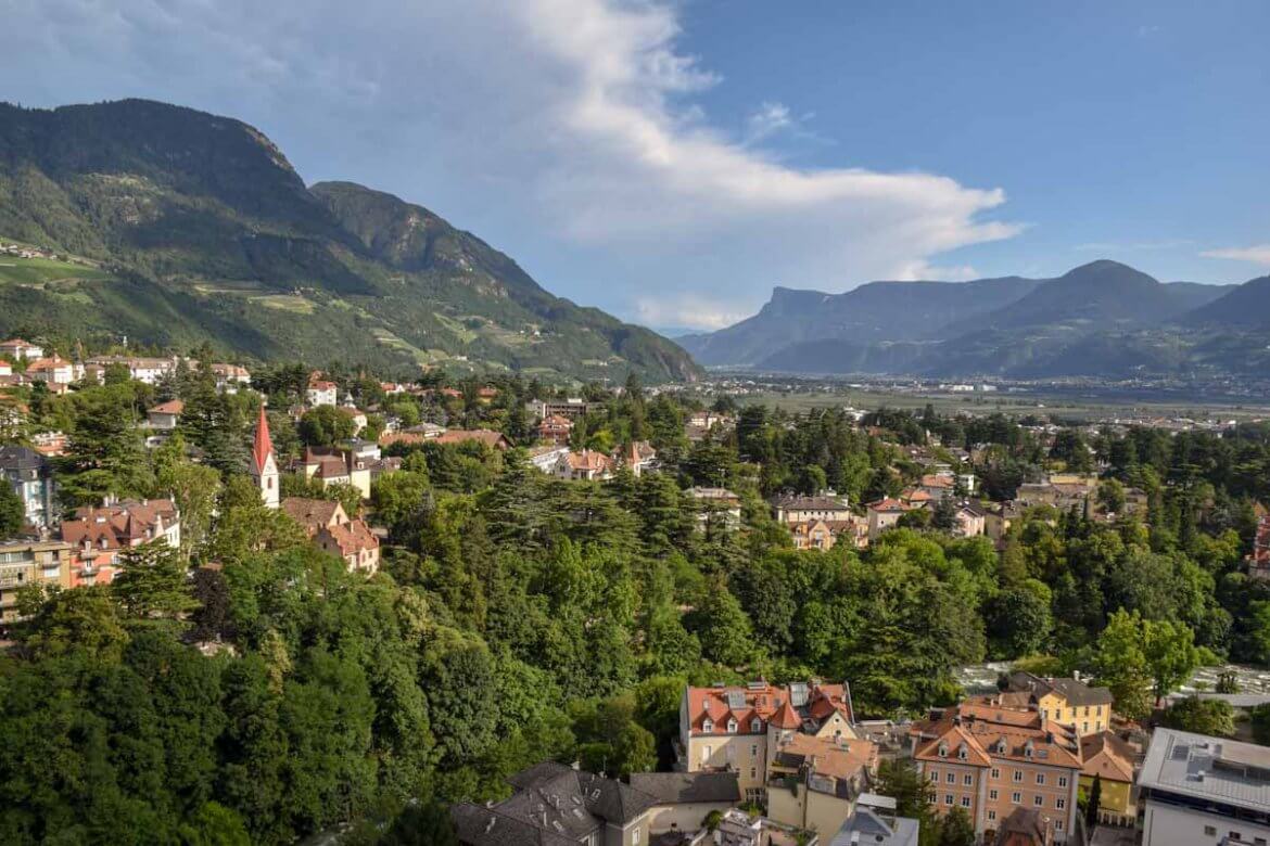 Traumhafter Ausblick ins Etschtal bin hin zum Gantkofel Traumhafter Ausblick ins Etschtal bin hin zum Gantkofel