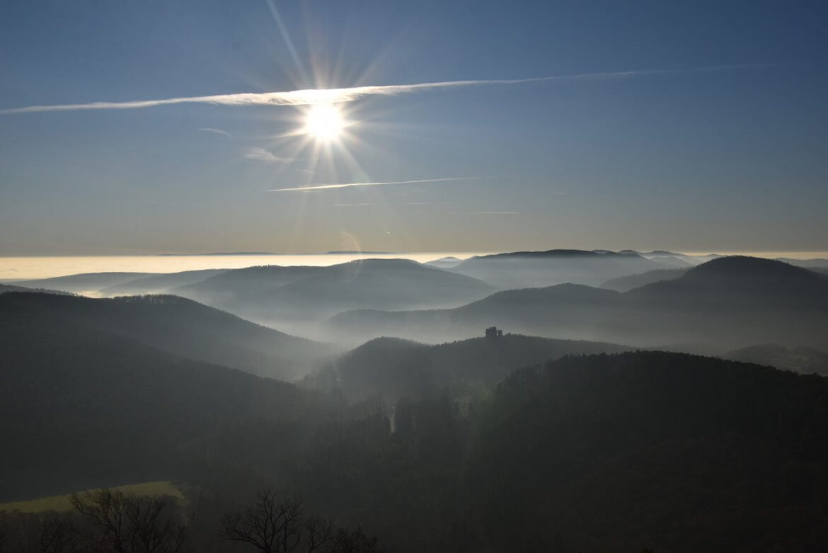 Blick über die Vogesen auf der 4-Burgen-Tour zwischen Elsass und Pfalz