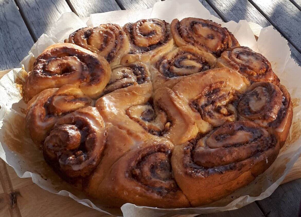 Unser liebstes Dutch Oven Rezept: Zimtschnecken mit Walnussfüllung