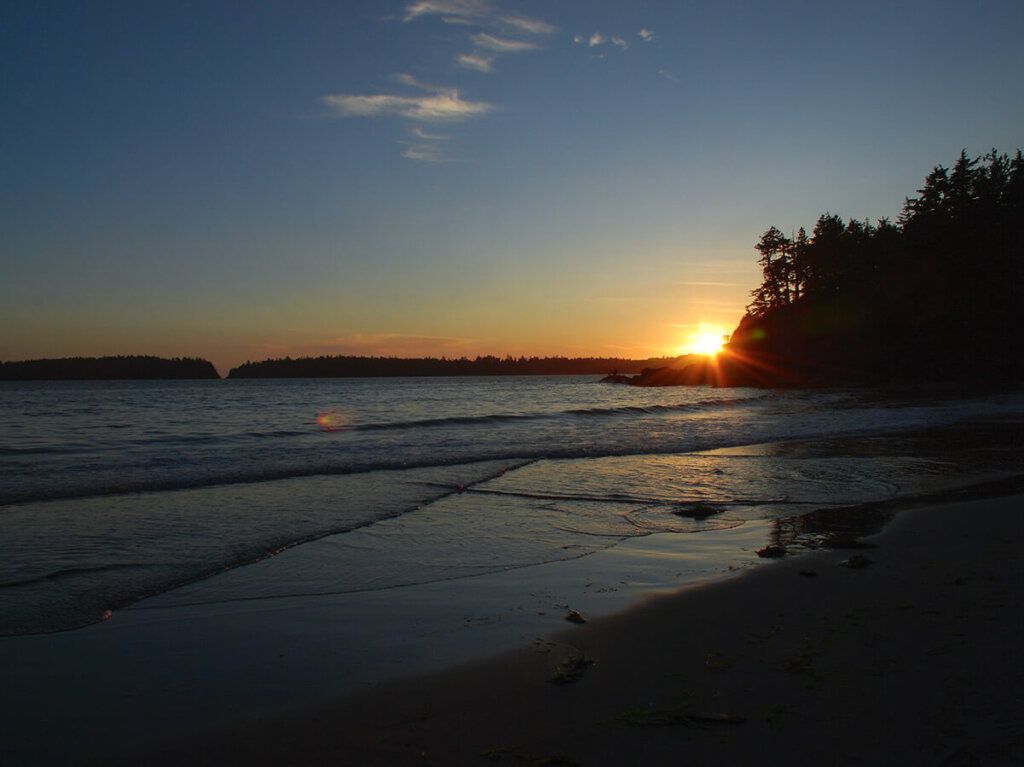 Sonnenuntergang am Middle Beach auf Vancouver Island