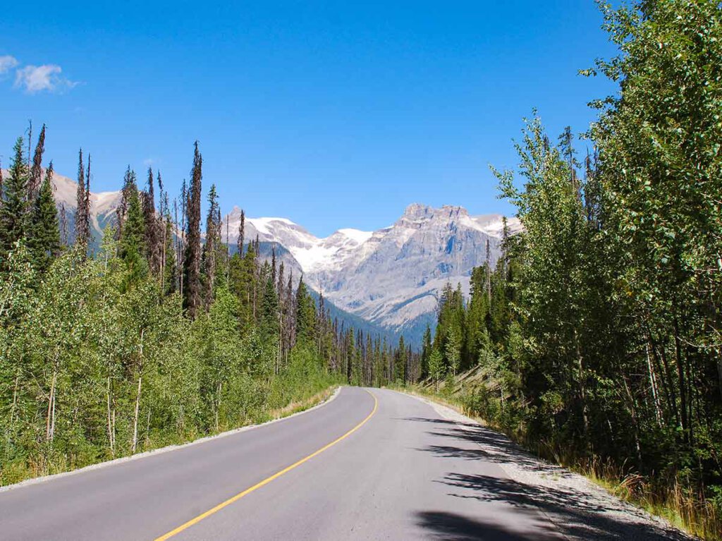 Westkanada Rundreise: Grandiose Ausblicke auf die Rocky Mountains nach jeder Kurve