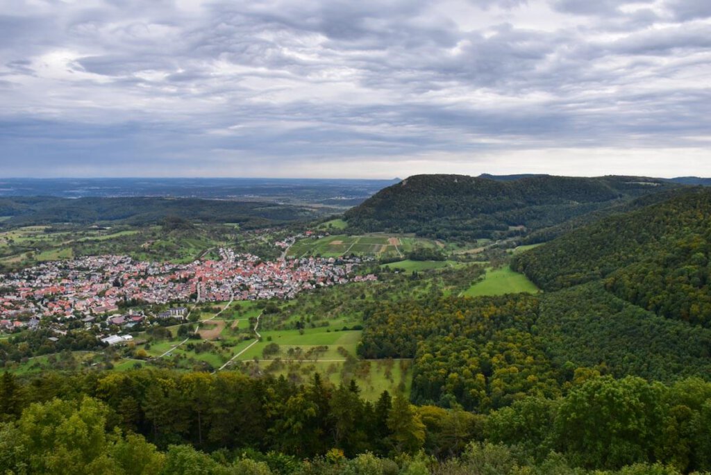Herrliche Aussicht von Burg Hohenneuffen über Beuren