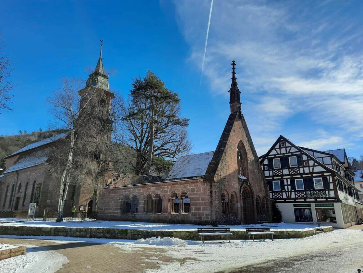 Bad Herrenalb im Nordschwarzwald mit Klosterruine Herrenalb