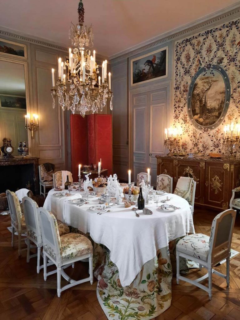 Einer der prächtigen Salons im Hôtel de la Marine in Paris