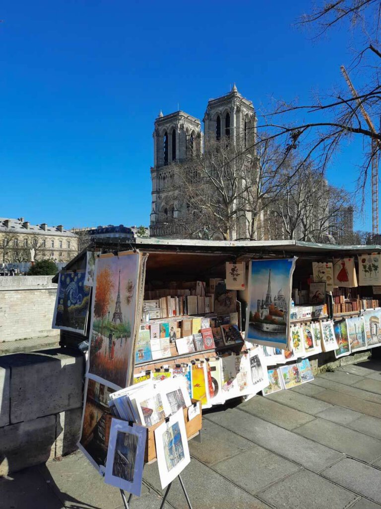 Nostalgie pur: Die Die Bouquinisten am Seineufer bei Notre-Dame