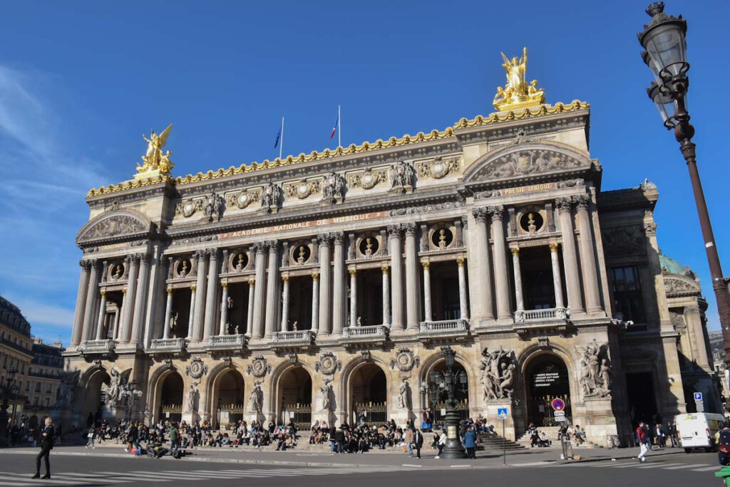 Die berühmte Opéra Garnier, eines der beiden Pariser Opernhäuser