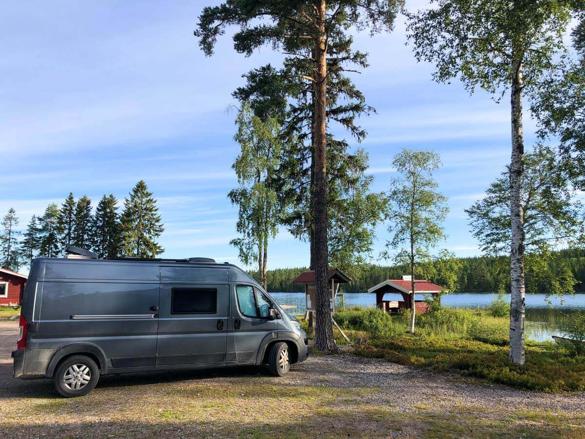 Camping mit dem Wohnmobil: 5 typische Anfängerfehler - AUTO BILD