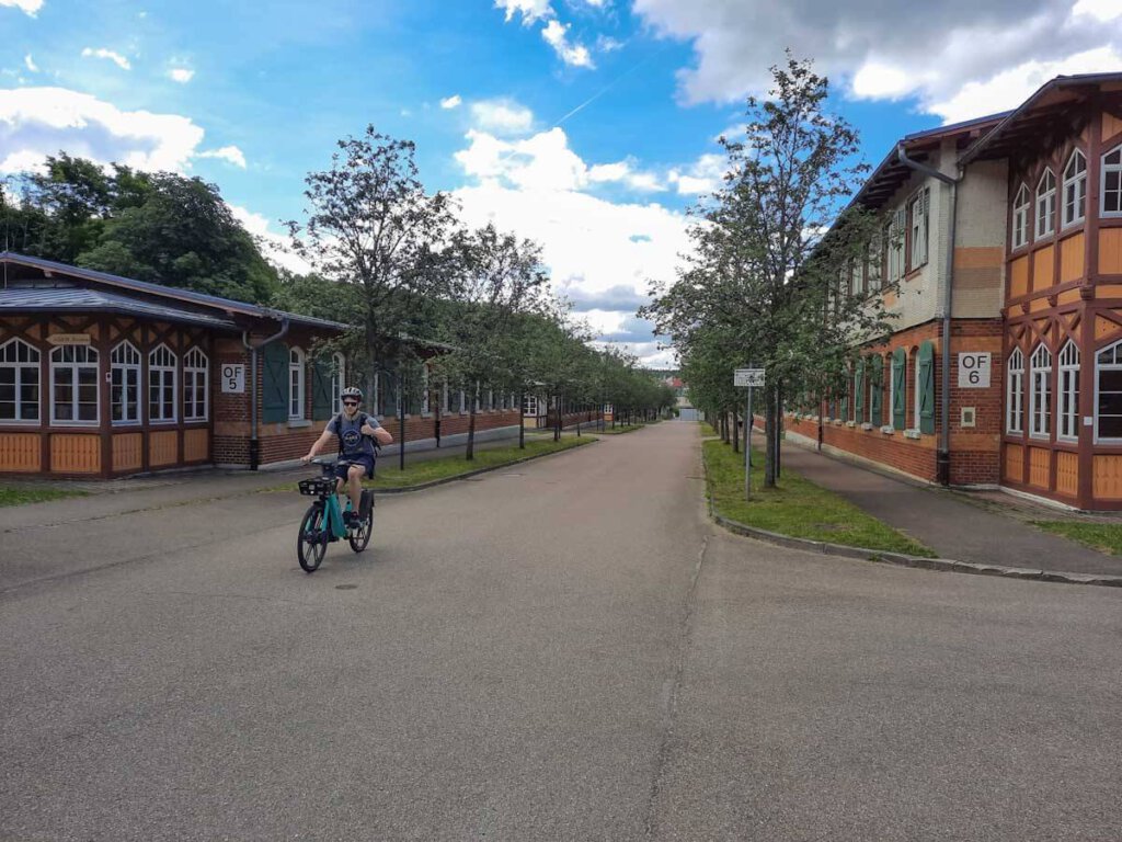LandMobil: Mit dem E-Bike fahren wir durch das Albgut - Altes Lager in Münsingen
