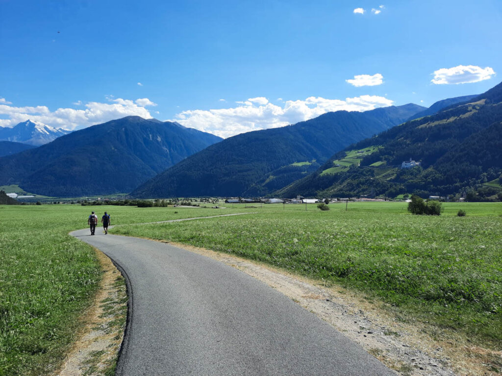 Südtirol Wandern: Auf dem Weg nach Burgeis