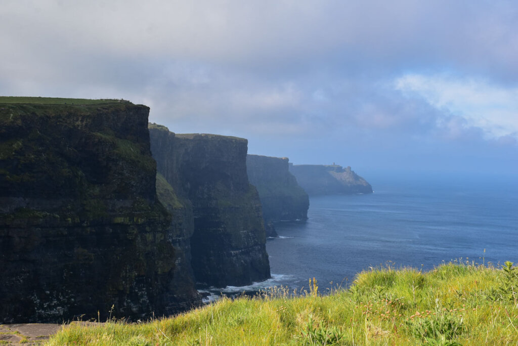 Die berühmten Cliffs of Moher in Clare, Irland
