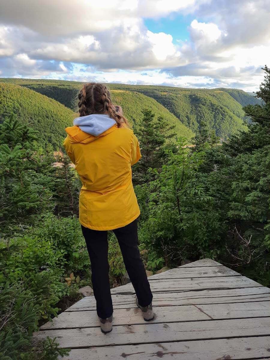 Blick über die bewaldeten Highlands auf Cape Breton Nova Scotia