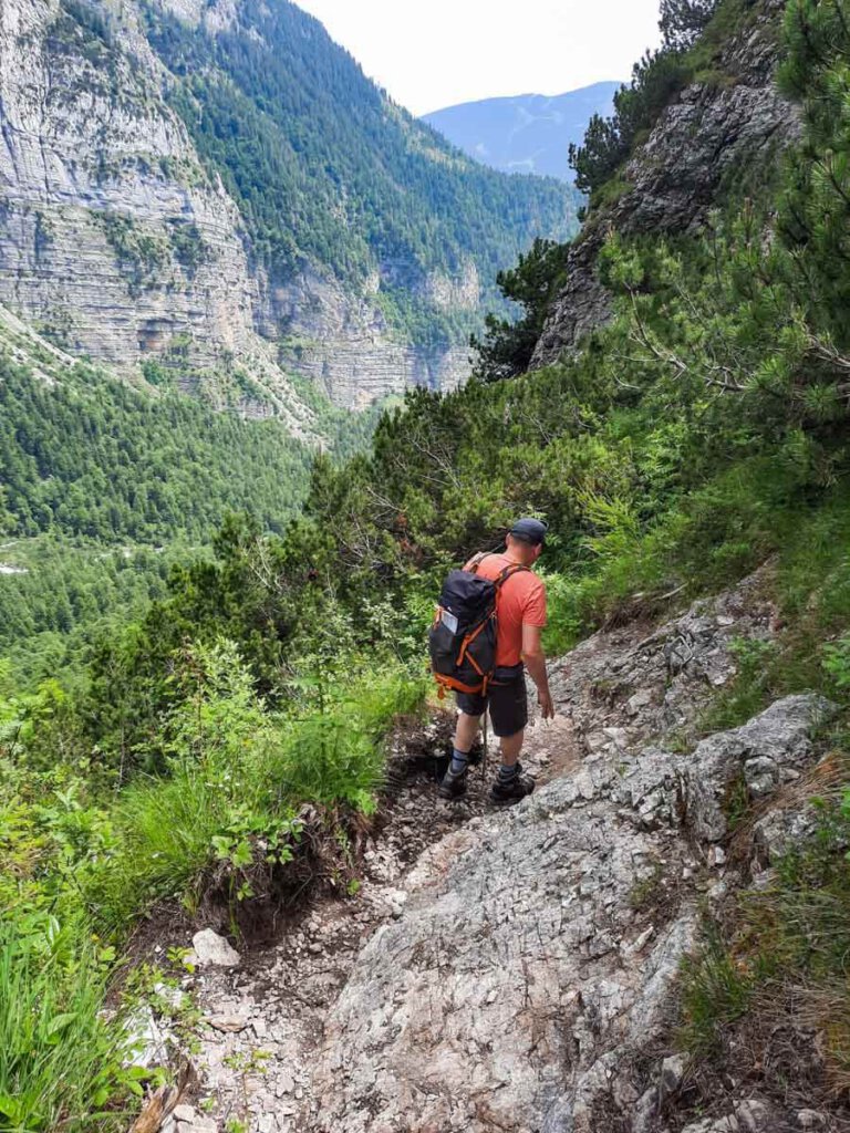 Einstieg in den Klettersteig in den Brenta Dolomiten bei Molveno