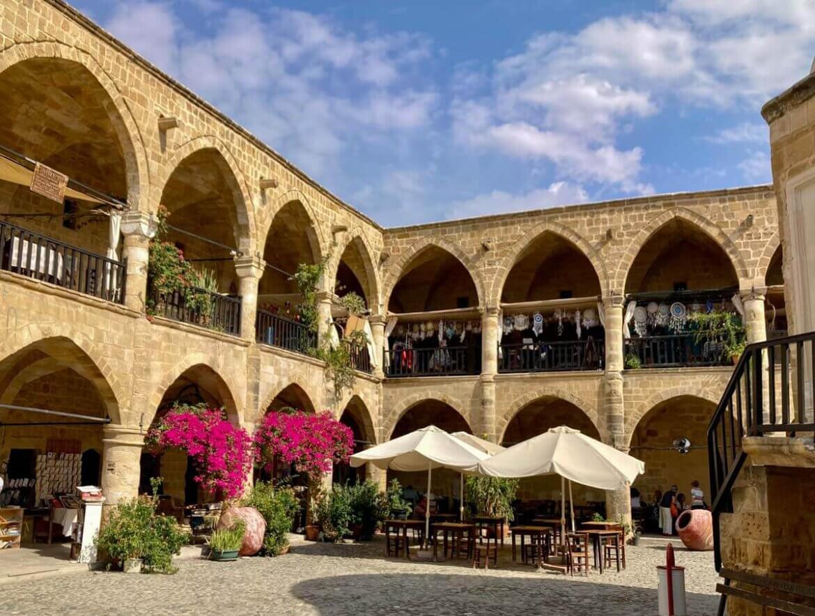 Die schönsten Sehenswürdigkeiten und Geheimtipps in Nikosia Zyperns geteilter Hauptstadt