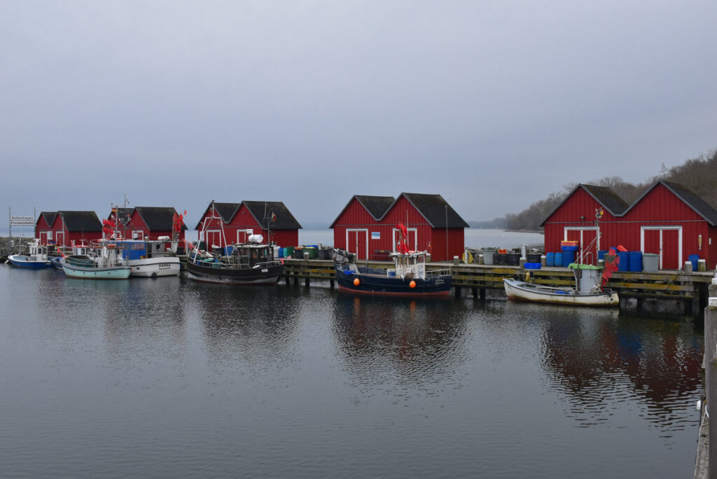 Rote Fischerhäuser in Boltenhagen an der Ostsee