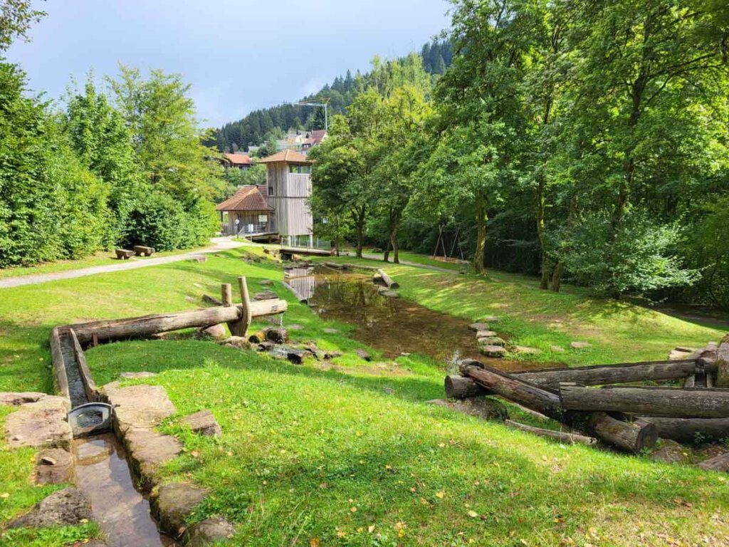 Der Wasserspielplatz Erzgrube am Eisvogel-Infopavillon