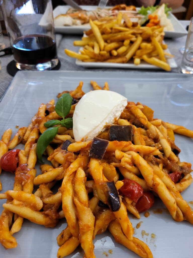 Leckere Pasta mit Burrata