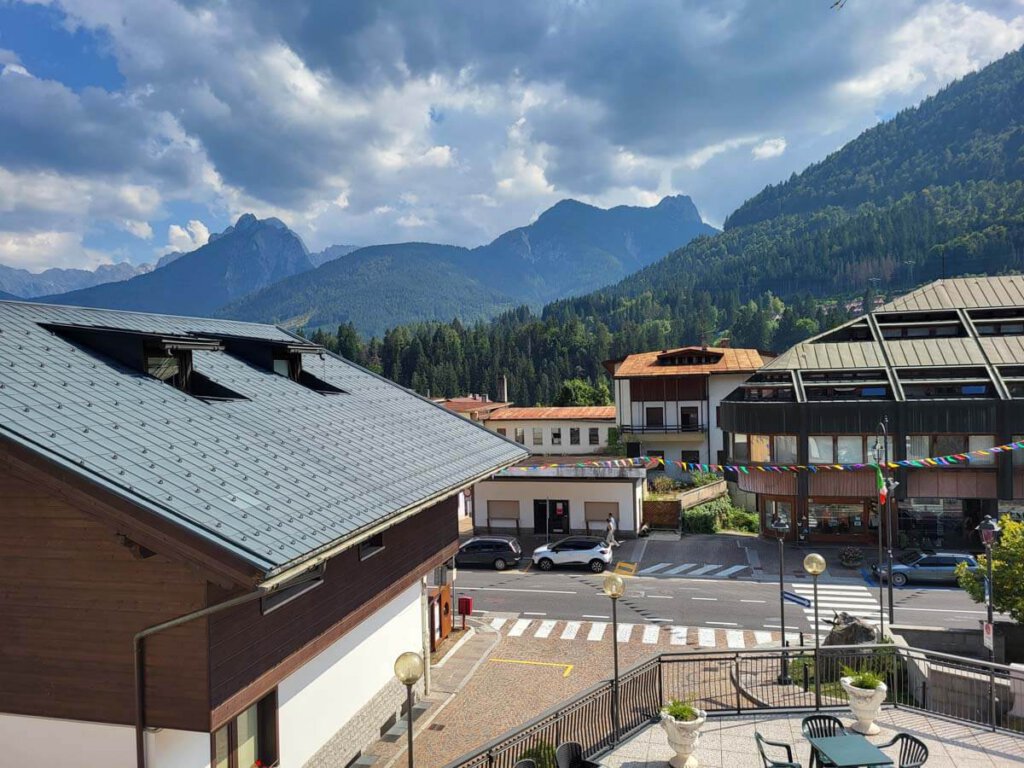 Unser Zimmer im Hotel Nevada in Tarvisio mit Bergblick