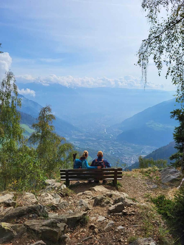 Atemberaubende Ausblicke vom Meraner Höhenweg auf das Meraner Land