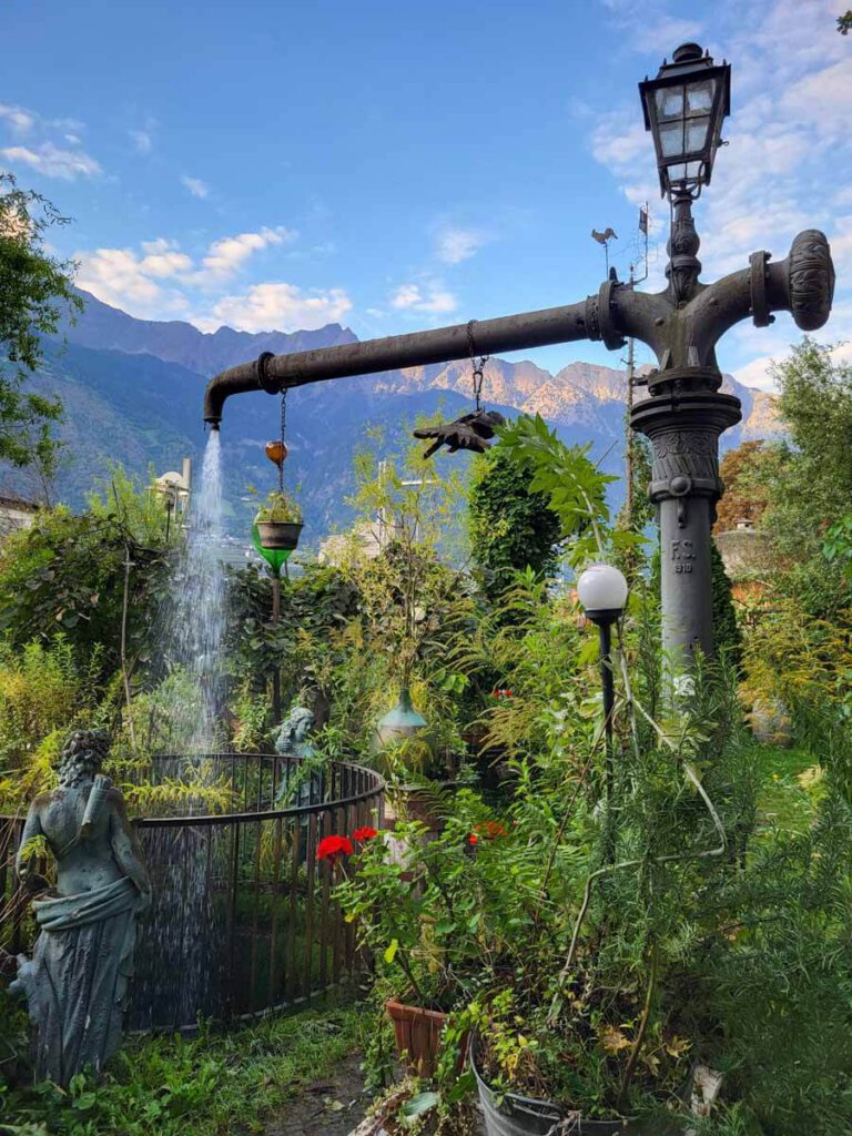 Besuch im Skulpturengarten von Bad Egart in Partschins mit Alpenglühen