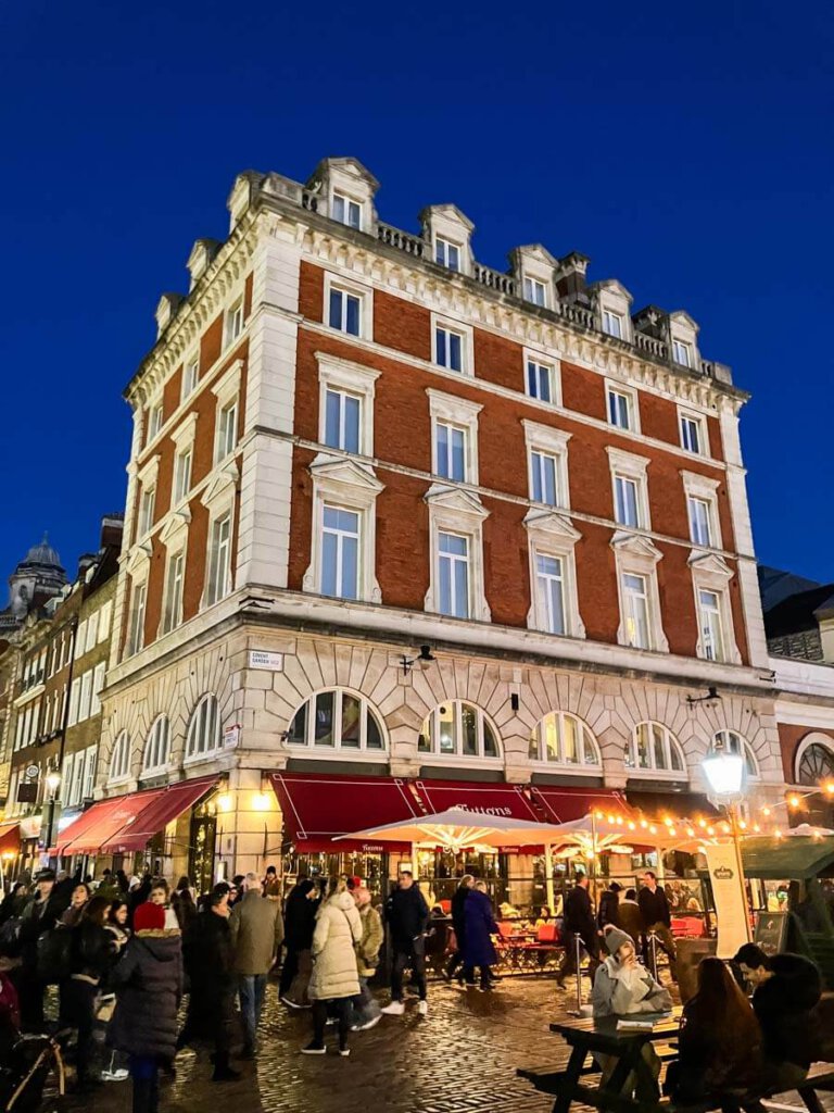 Weihnachtsstimmung auf dem Platz des Covent Gardens