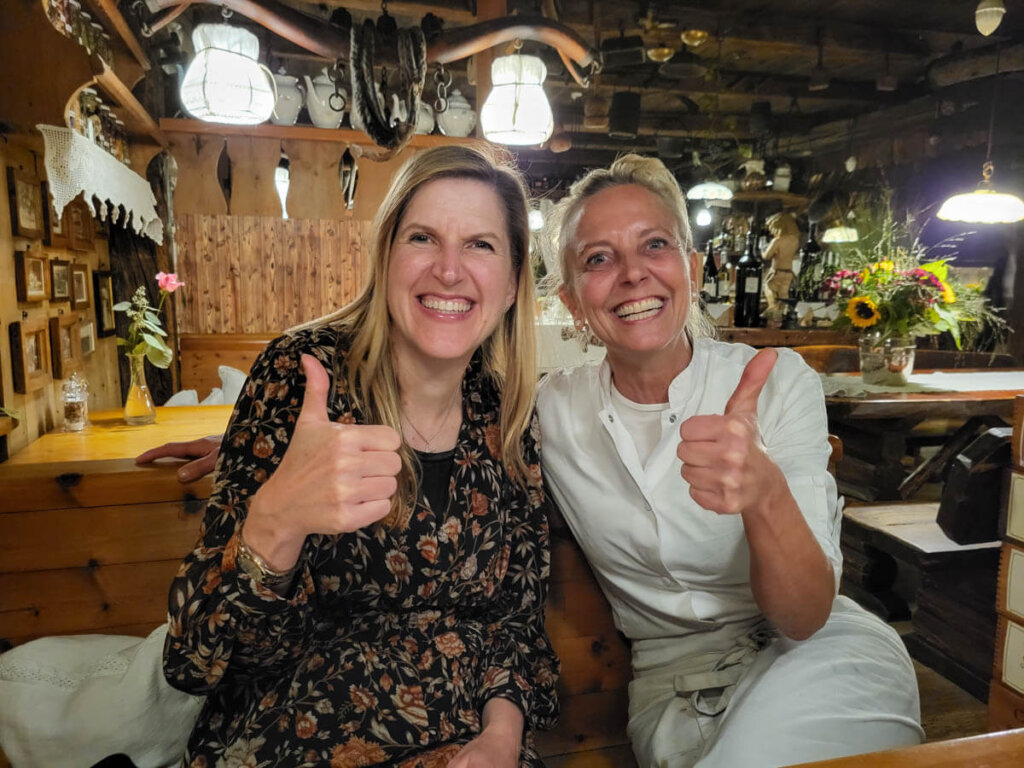 Zwei Kräuterfeen auf einer Wellenlänge: Janett Platino und Sanne bei Onkel Taa