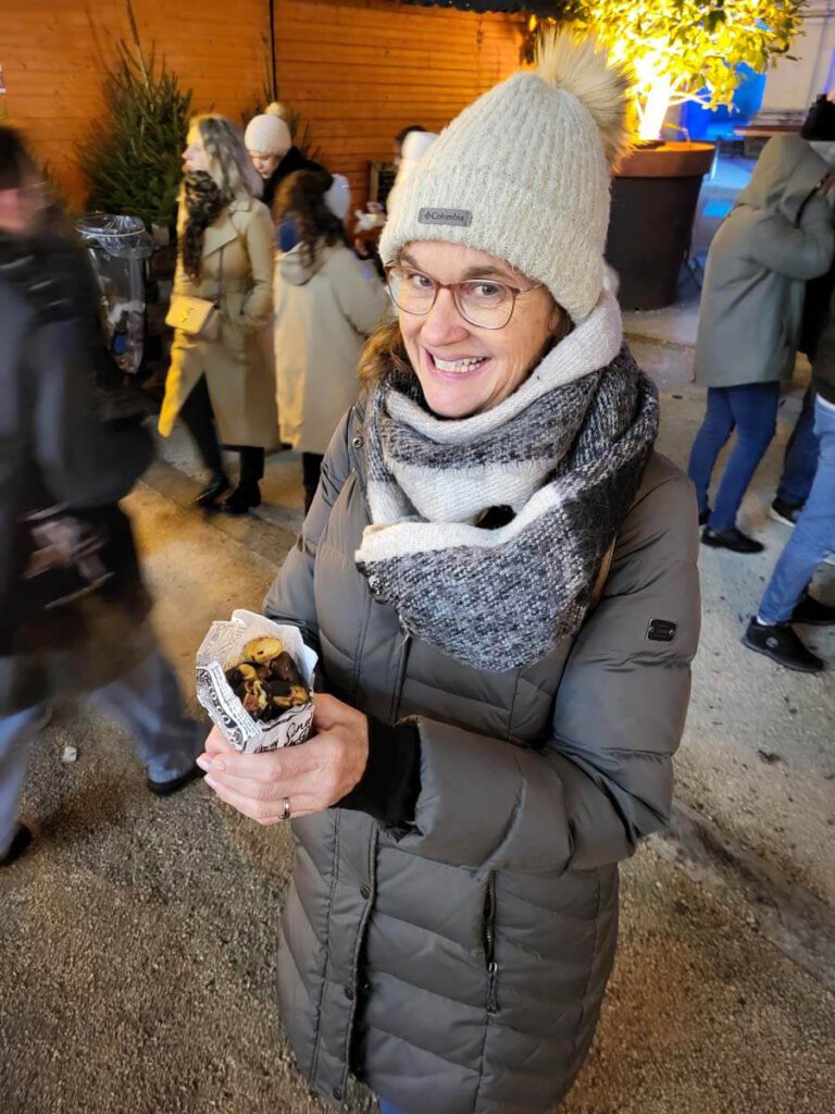 Glück in Tüten: Heiße Maronen auf dem Weihnachtsmarkt in Nancy