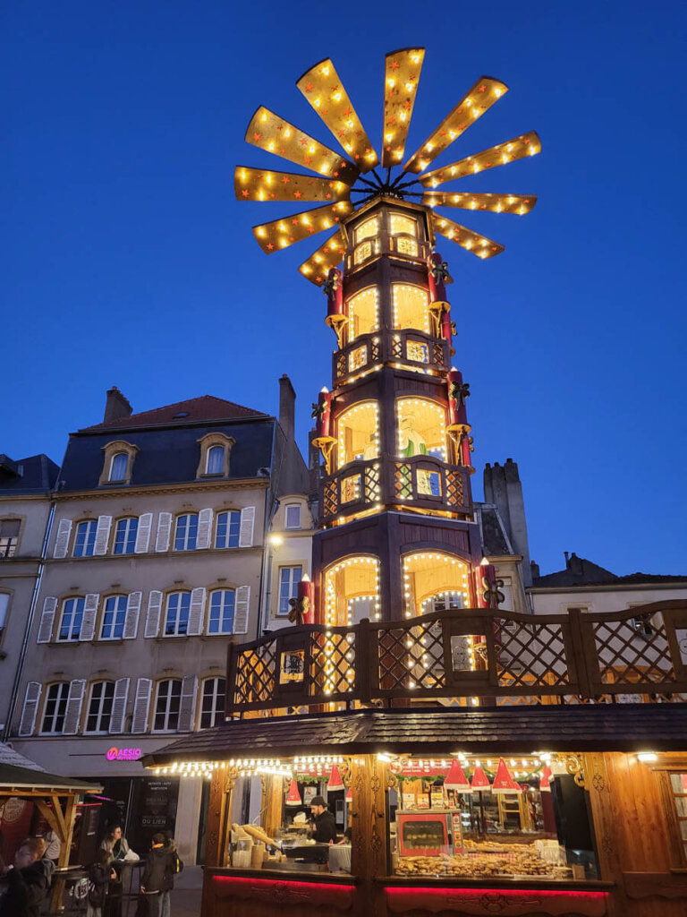 Die Pyramide an der Place Saint-Louis in Metz