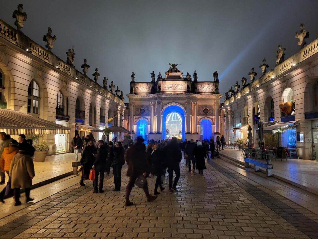 Imposantes Wahrzeichen von Nancy: Der Arc Héré