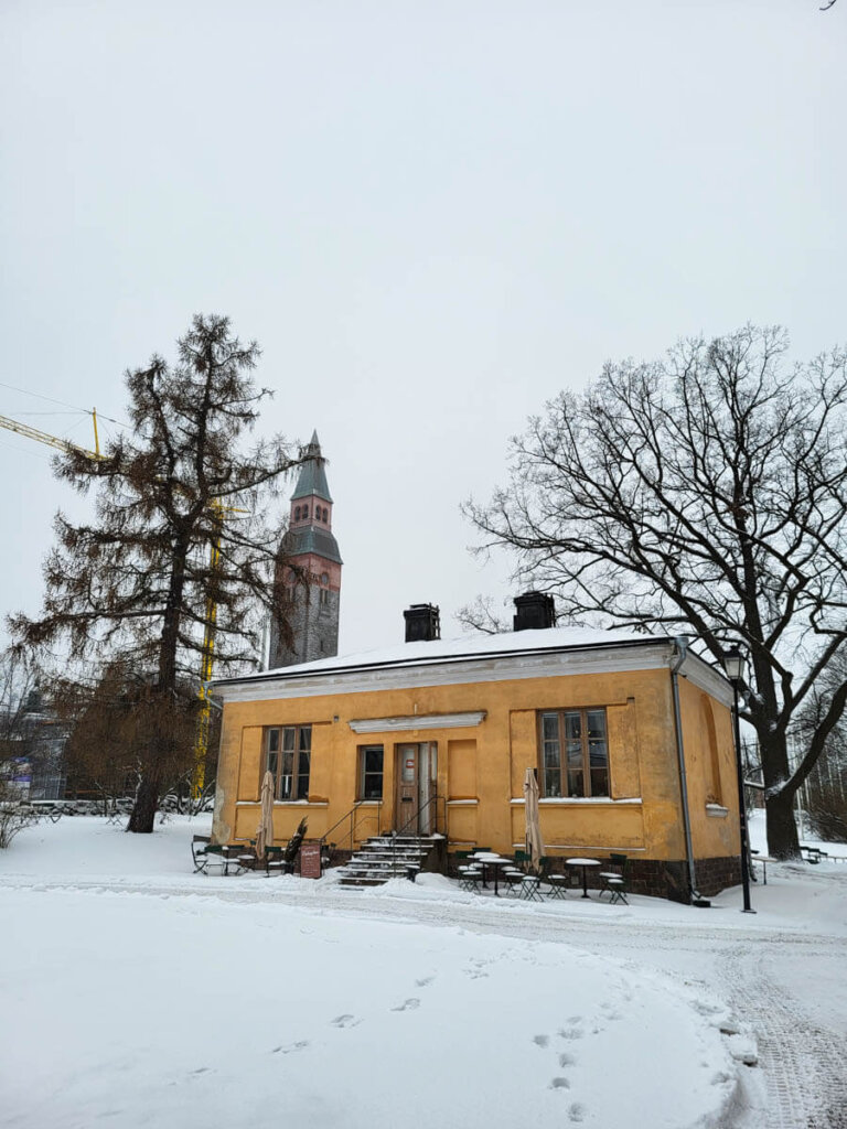 Das kleine Kahvila Rakastan in Helsinki