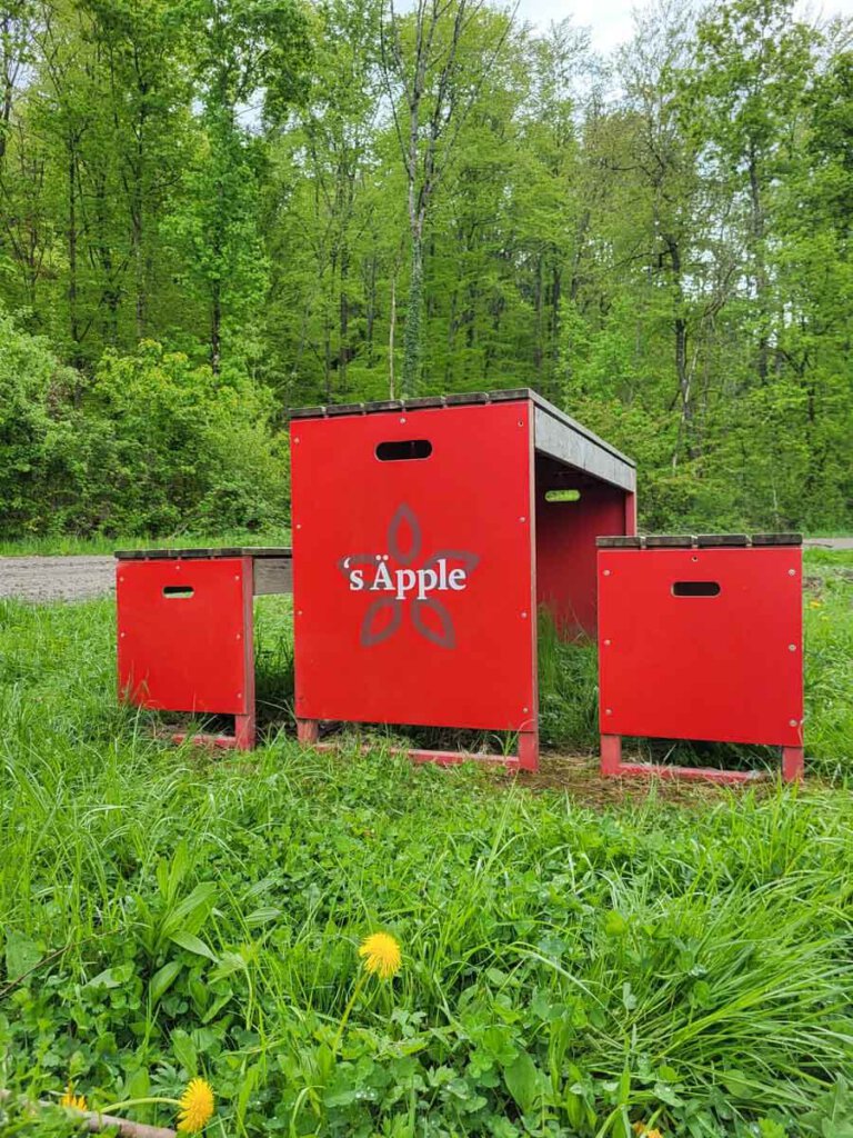 Einer der süßen Rastplätze des Landschaftserlebniswegs 's Äpple bei Backnang