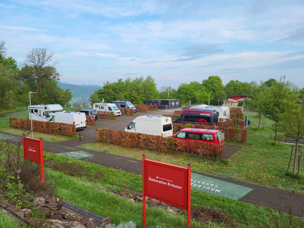 Unser Camper-Stellplatz auf dem Wohnmobilhafen in Allmersbach im Tal