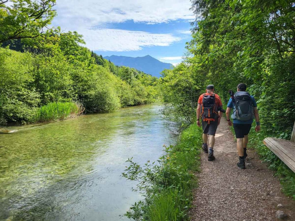 Wandern Salzkammergut: Der schattige Flussuferweg der Ischl