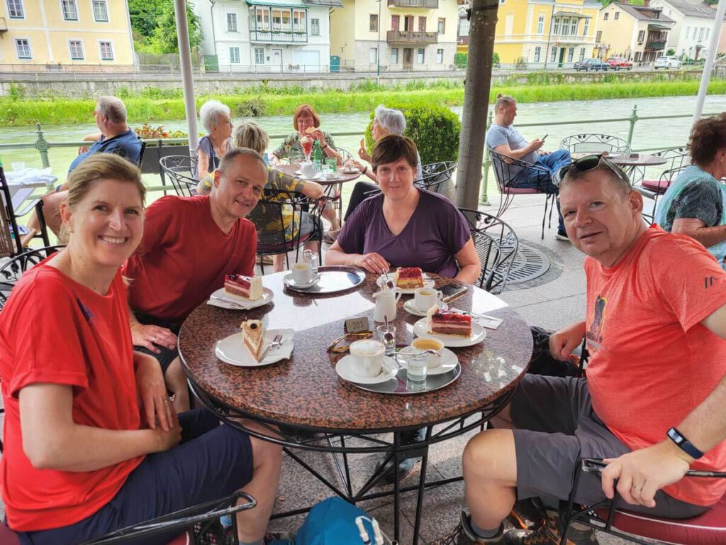 Angekommen am Ziel unserer Wanderreise - Kaffee & Kuchen im Café Zauner in Bad Ischl