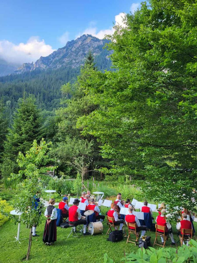 Platzkonzert im Kneipp und Relax Garten Alfenz in Klösterle