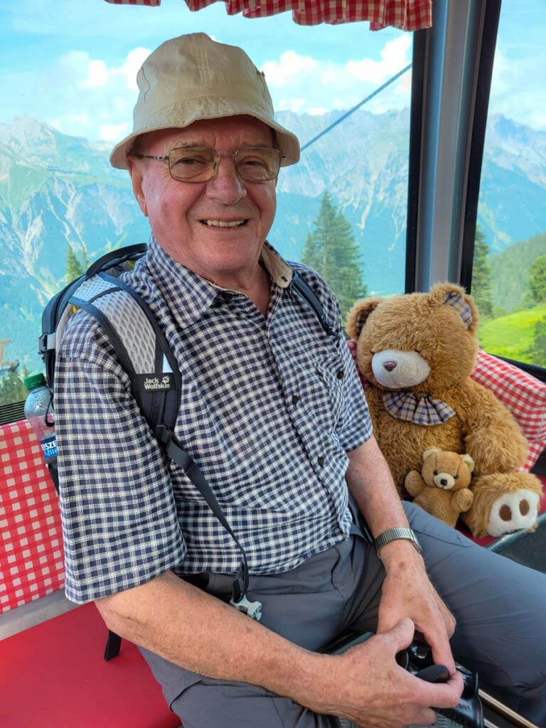 Papa in der nostalgischen Bärengondel der Sonnenkopfbahn