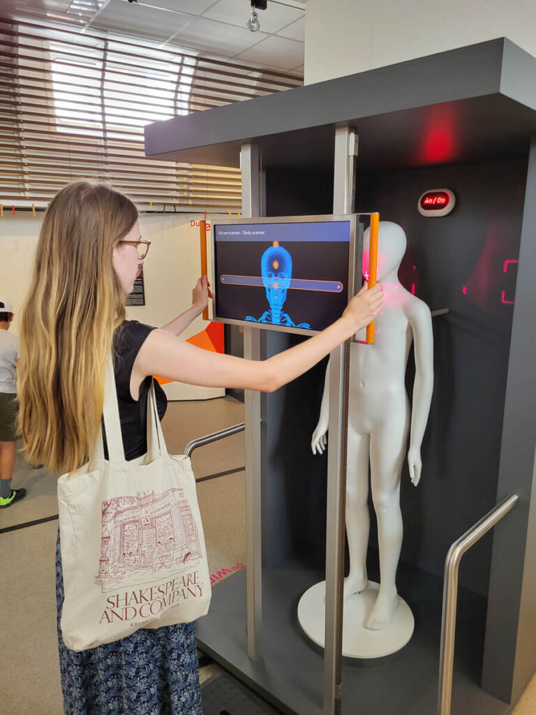Am Bodyscanner der MS experimenta erfährst du mehr über deinen Körper