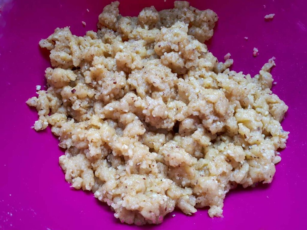 Nuss-Zimt-Streusel für Zwetschgenkuchen