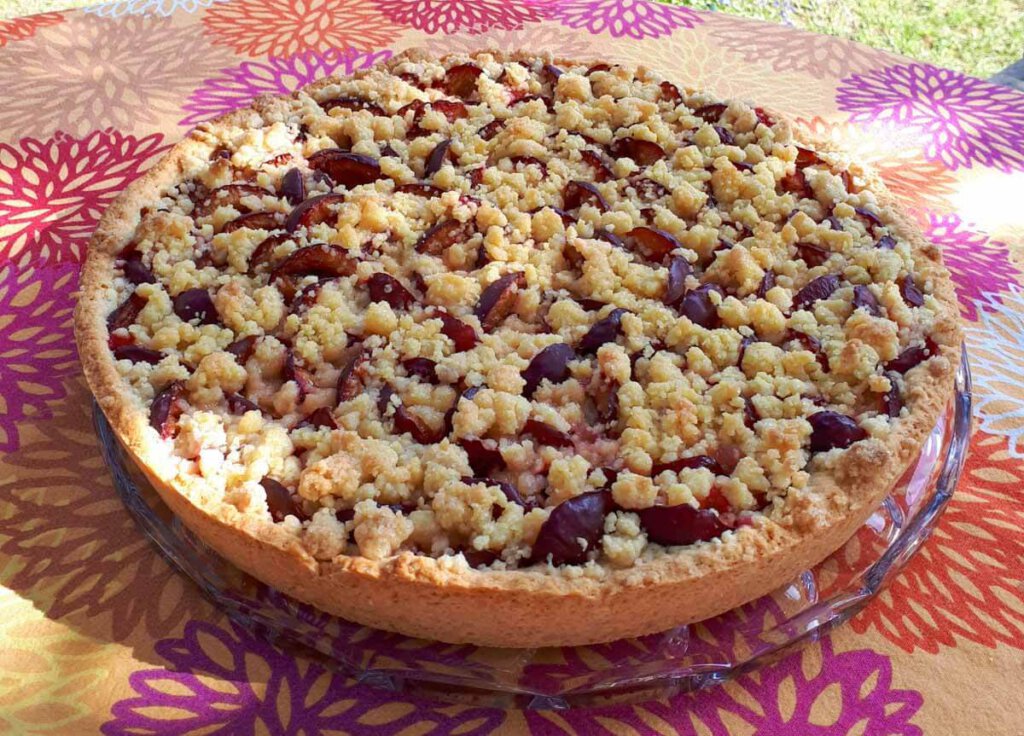 So schmeckt der Herbst: Frischer Zwetschgenkuchen mit Mürbeteig & Streuseln