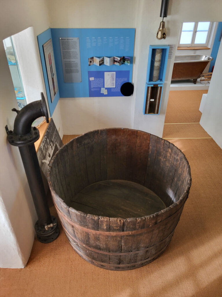 In diesem Weinbottich badeten die ersten Thermalgäste Bad Bellingens - hier im Oberrheinischen Bäder- und Heimatmuseum Bamlach