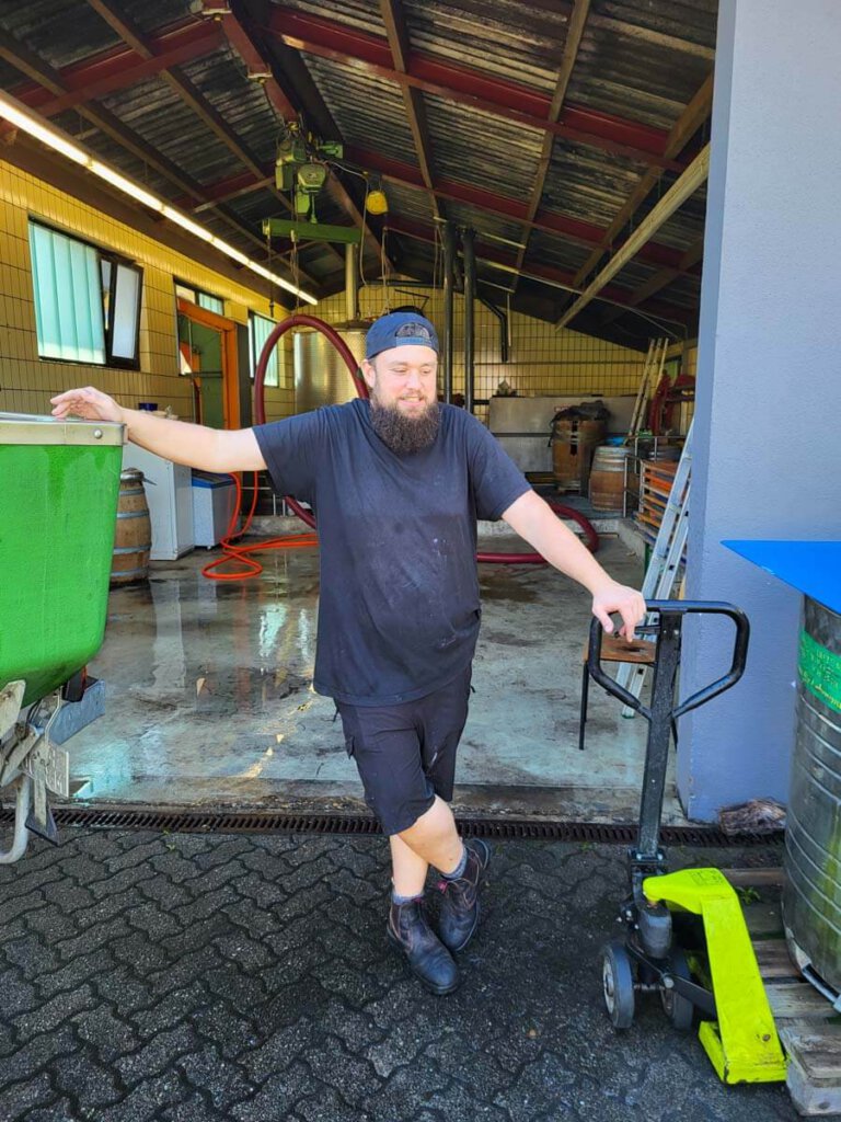 Kevin Rüdlin vom Wein- und Obsthof Rüdlin im Weingut Marienheim