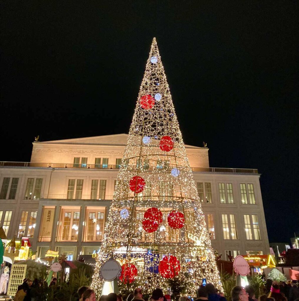 Stimmungsvoll: Das Opernhaus am Leipziger Augustusplatz