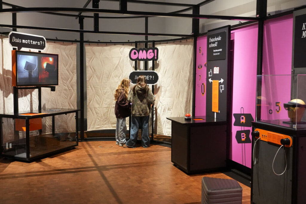 Spannende Mitmachstationen in der KI Sonderausstellung