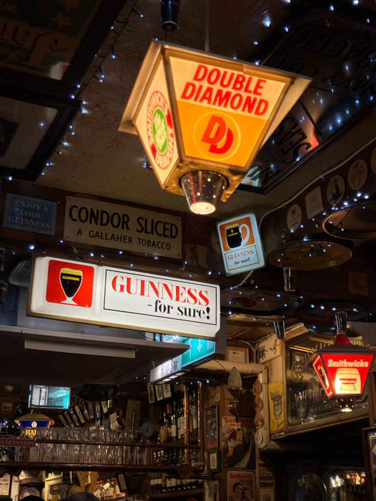 Am Ende unseres Nordirland Roadtrips gibt es natürlich erstmal ein Guinness!