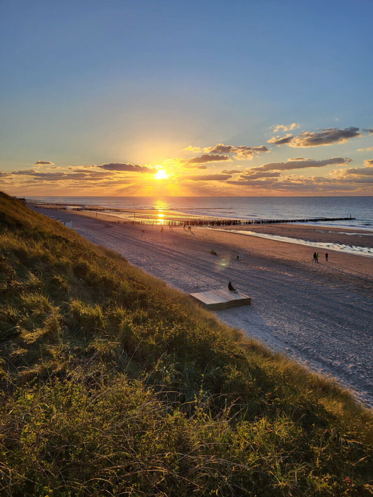 Romantischer Sonnenuntergang auf Zeeland