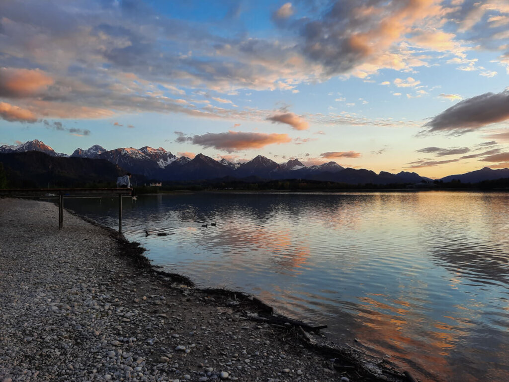 Herrliches Alpenpanorama am Forggensee