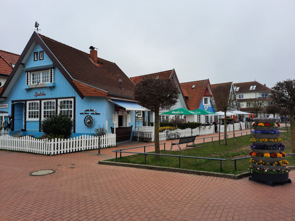 Der idyllische Ortskern des Ostseebads Boltenhagen