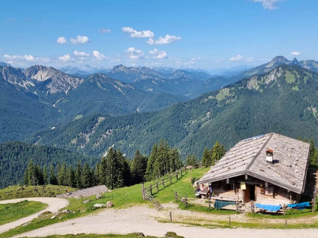 Abstieg vom Rotwandhaus über die Forststraße