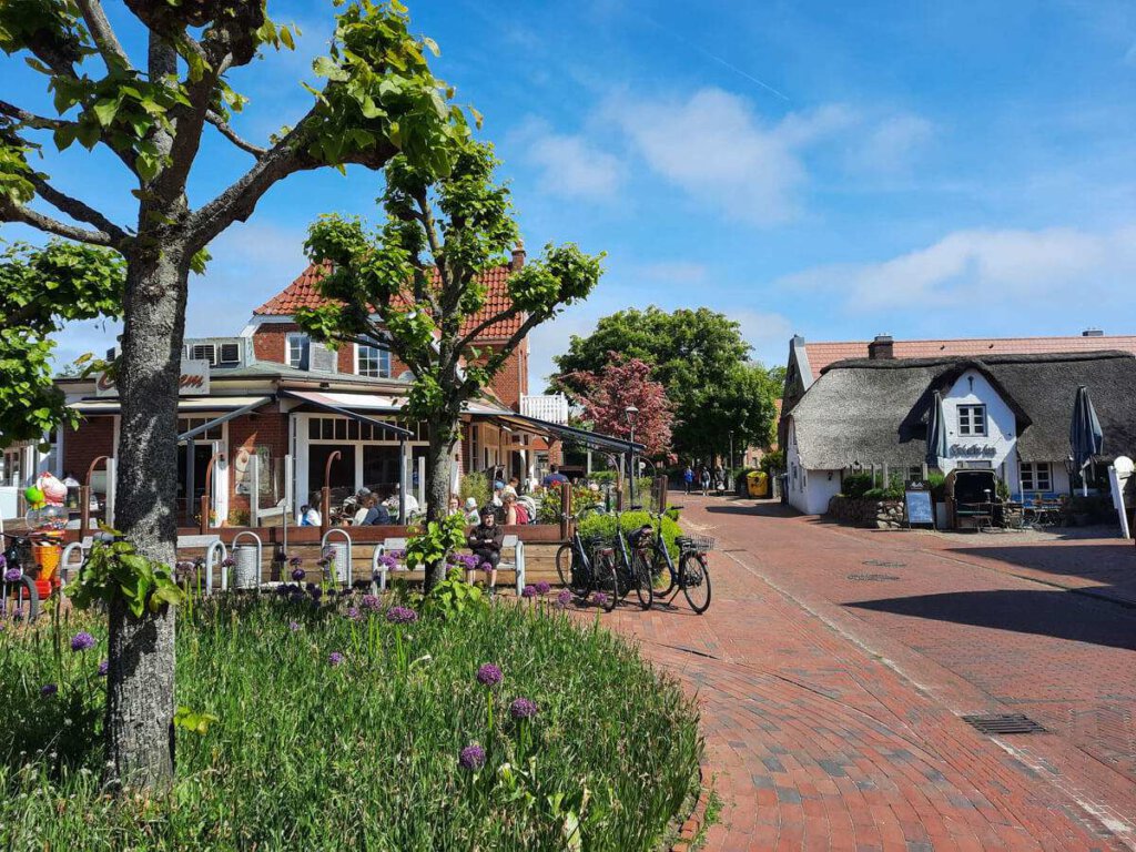 Sankt-Peter-Ordings Ortsteil Dorf mit seinen Reetdachhäusern