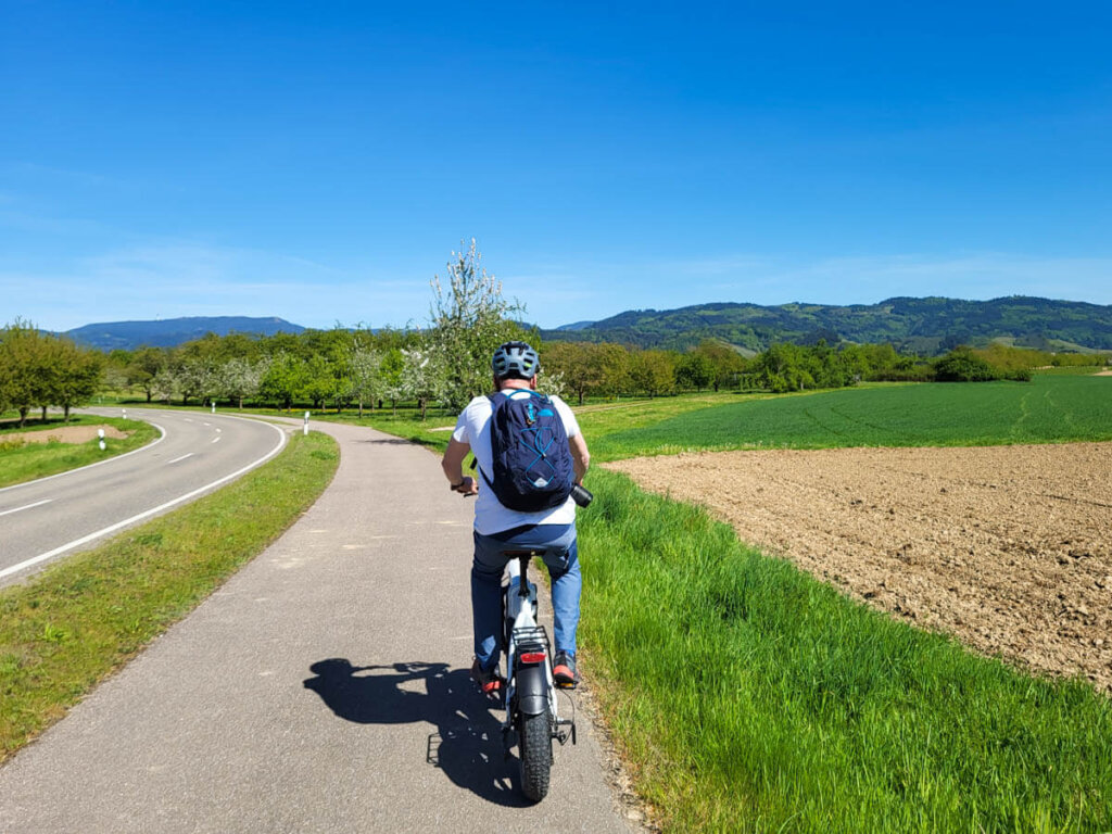 Auf Genussradtour durch das frühlingsgrün blühende Renchtal